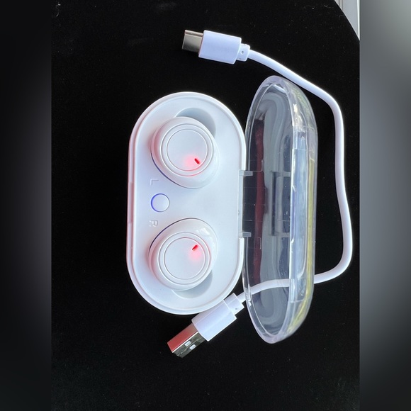 STAR VISTA BLUETOOTH STEREO TWIN EARBUDS ARE NEW IN THE BOX - Picture 2 of 7